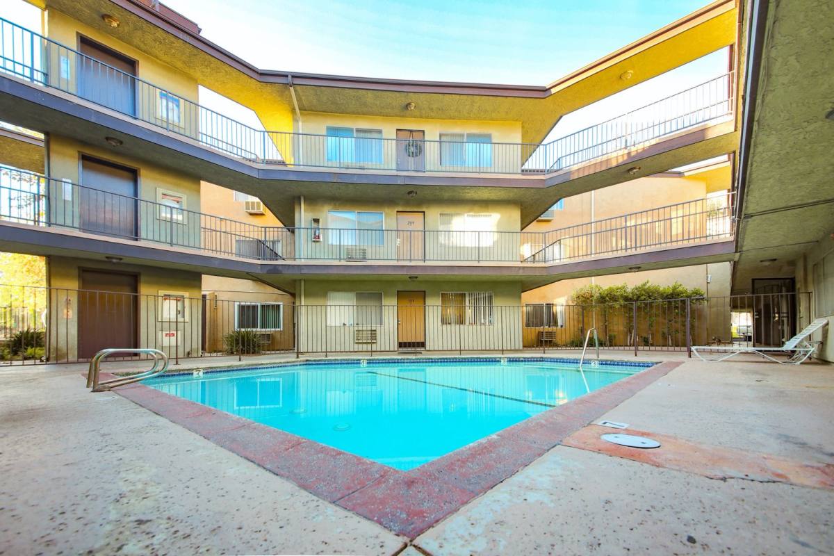 Apartment for rent at 8700 Topanga Canyon Blvd, Canoga Park, CA 91304