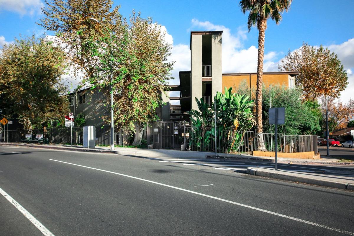 Apartment for rent at 8700 Topanga Canyon Blvd, Canoga Park, CA 91304