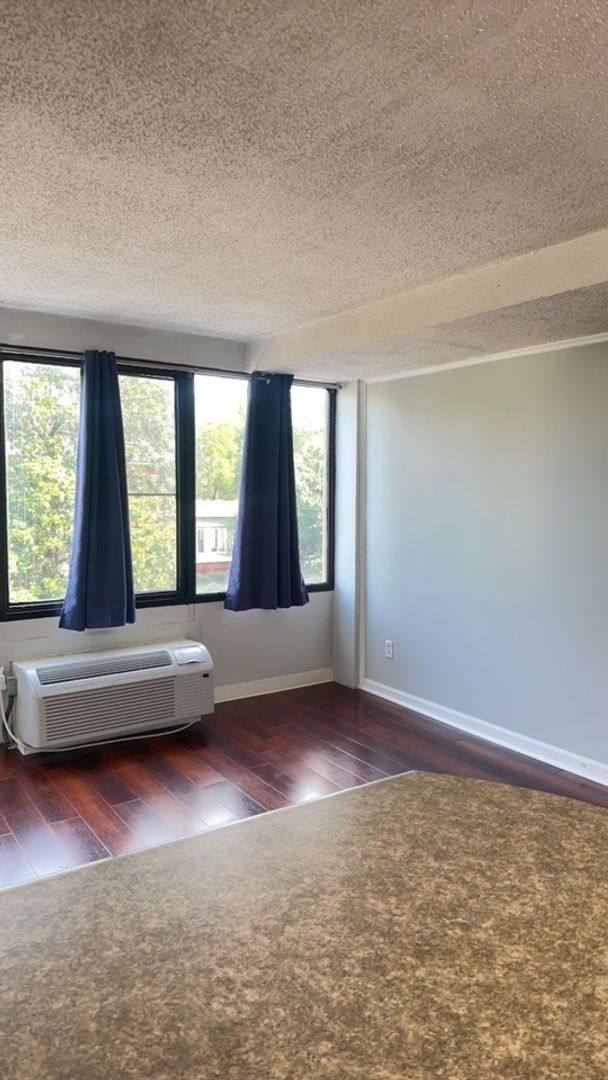 Apartment for rent at 1700 Clinch Ave, Knoxville, TN 37916