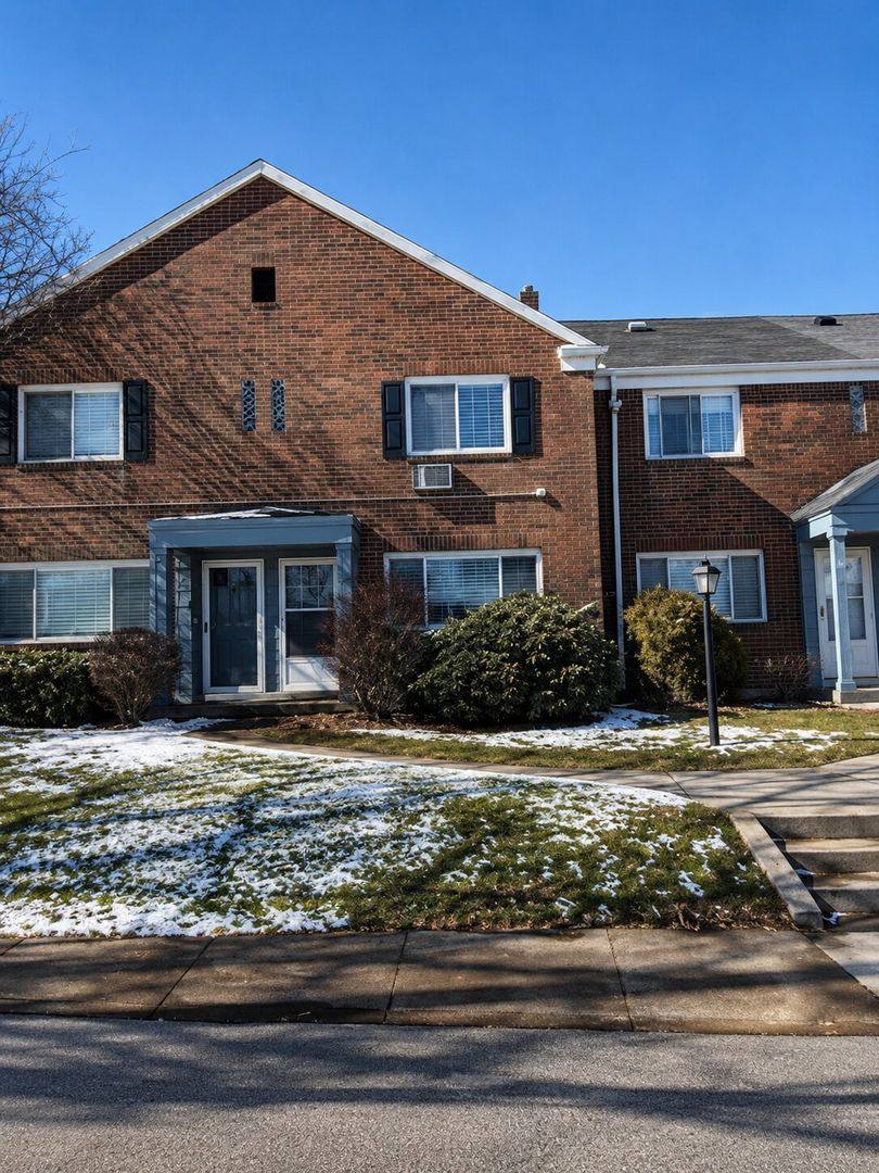 Townhouse for rent at 314 Sheffield Ave, Flint, MI 48503