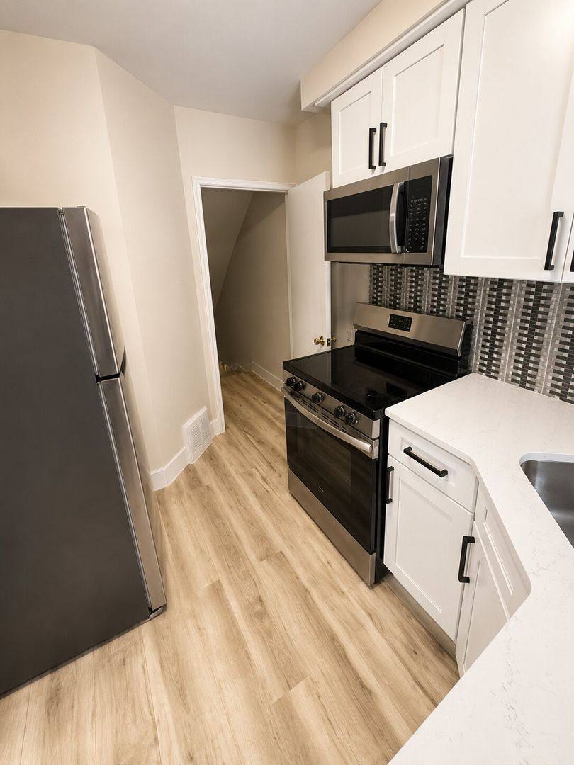 Townhouse for rent at 314 Sheffield Ave, Flint, MI 48503