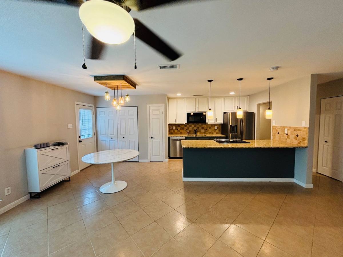 House for rent at 6420 Wakefield Rd, North Richland Hills, TX 76182