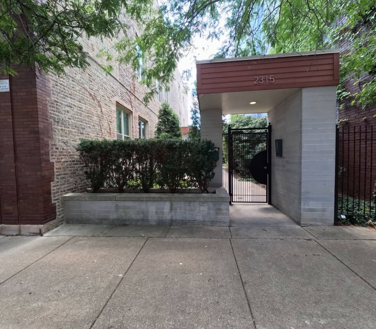 Apartment for rent at 2315 W Huron St, Chicago, IL 60612