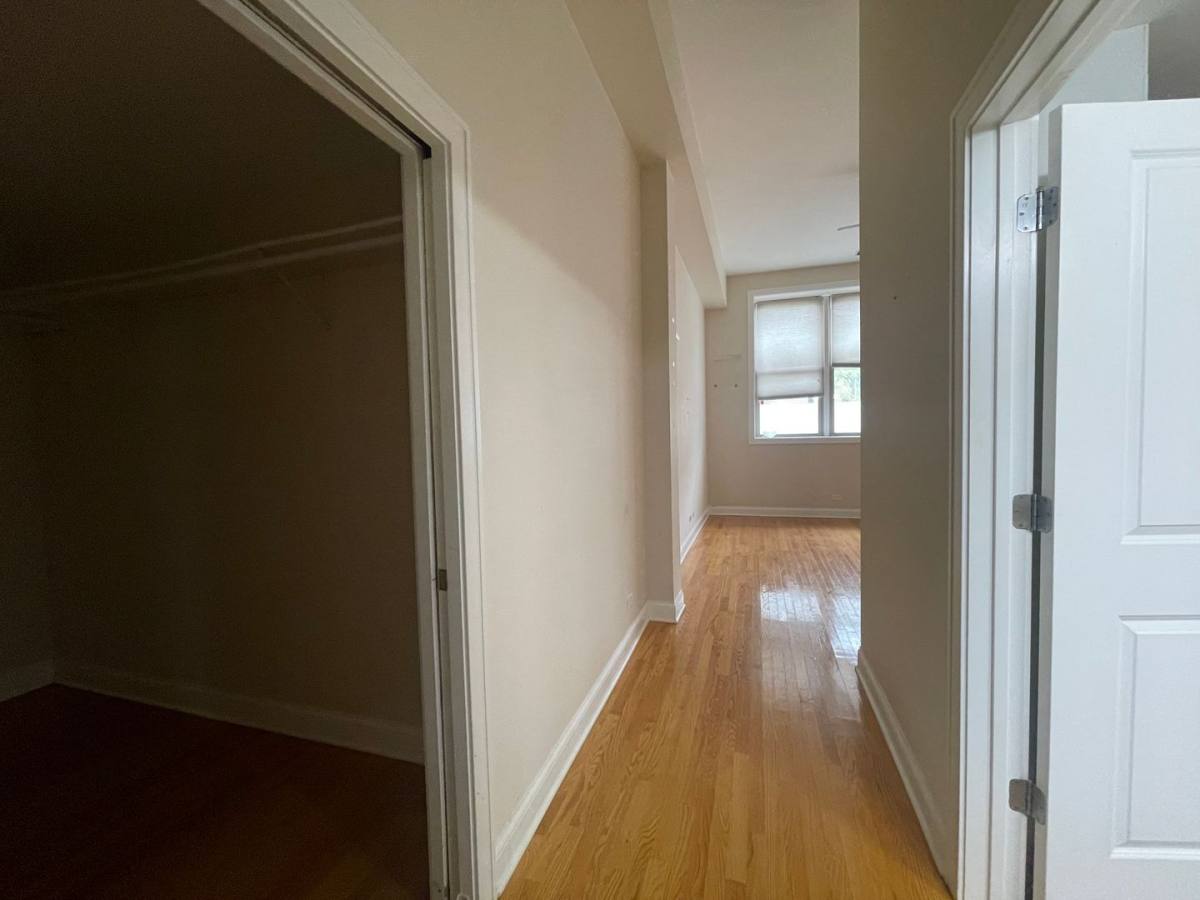 Apartment for rent at 2315 W Huron St, Chicago, IL 60612