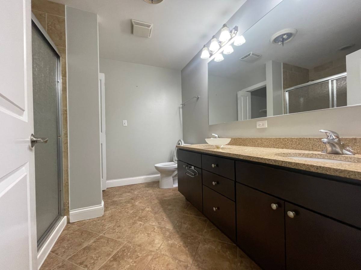 Apartment for rent at 2315 W Huron St, Chicago, IL 60612