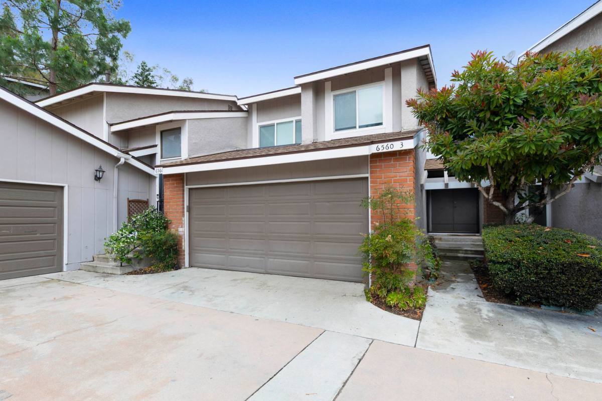 Townhouse for rent at 6560 Camino Vista, Anaheim, CA 92807
