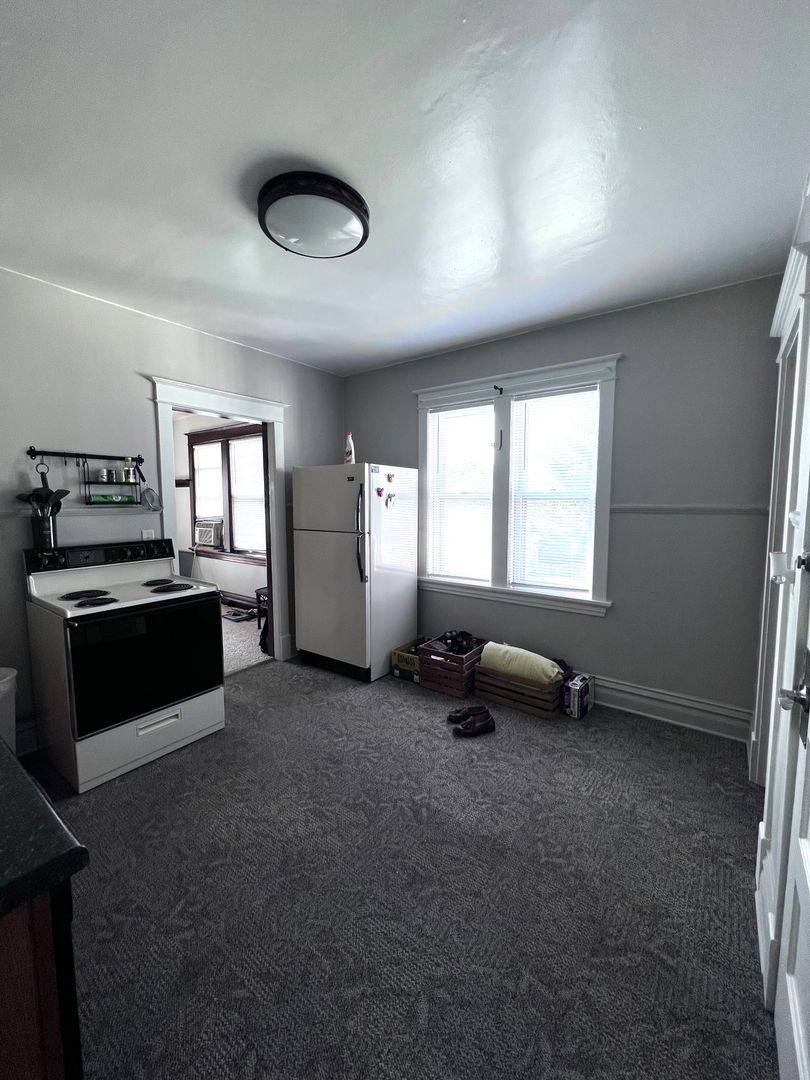 Apartment for rent at 17 E 6th St, Duluth, MN 55805