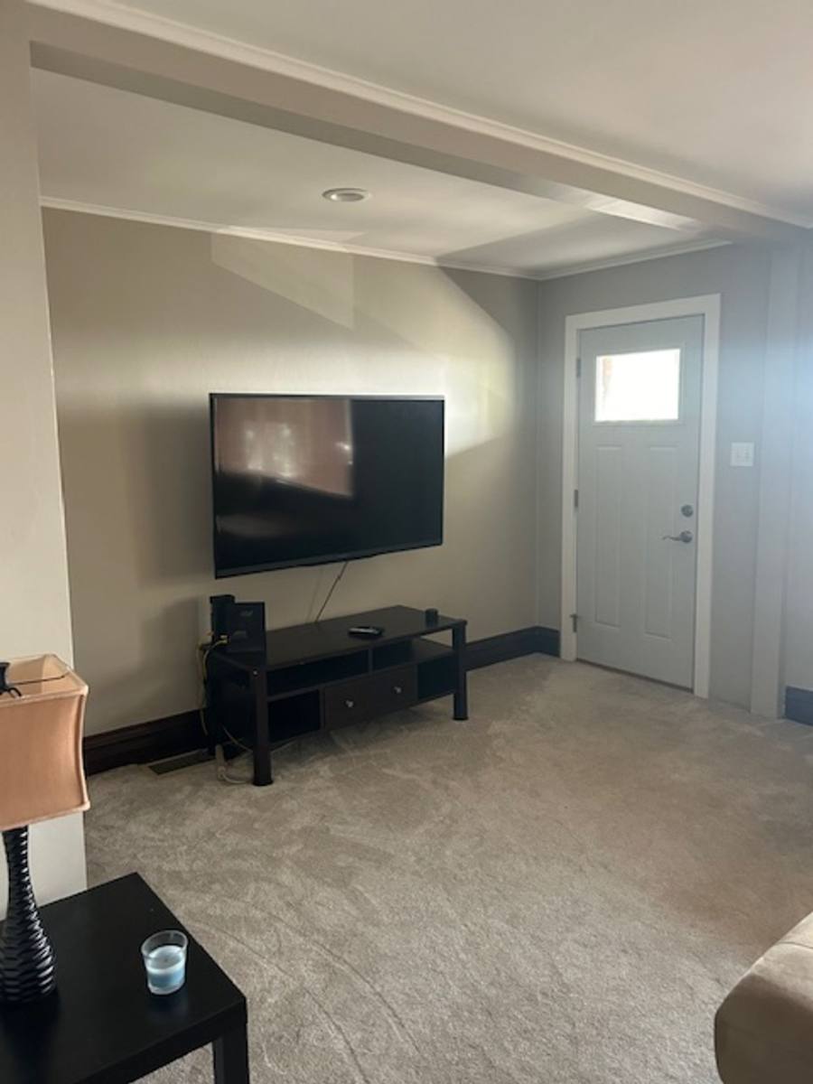 Apartment for rent at 17 E 6th St, Duluth, MN 55805