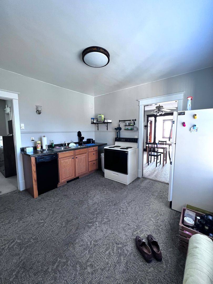Apartment for rent at 17 E 6th St, Duluth, MN 55805