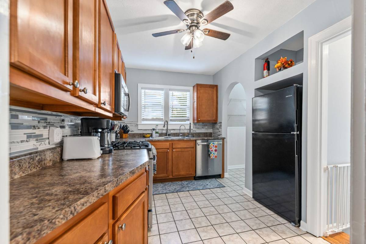 Apartment for rent at 805 W Ash St #ASH, Columbia, MO 65203