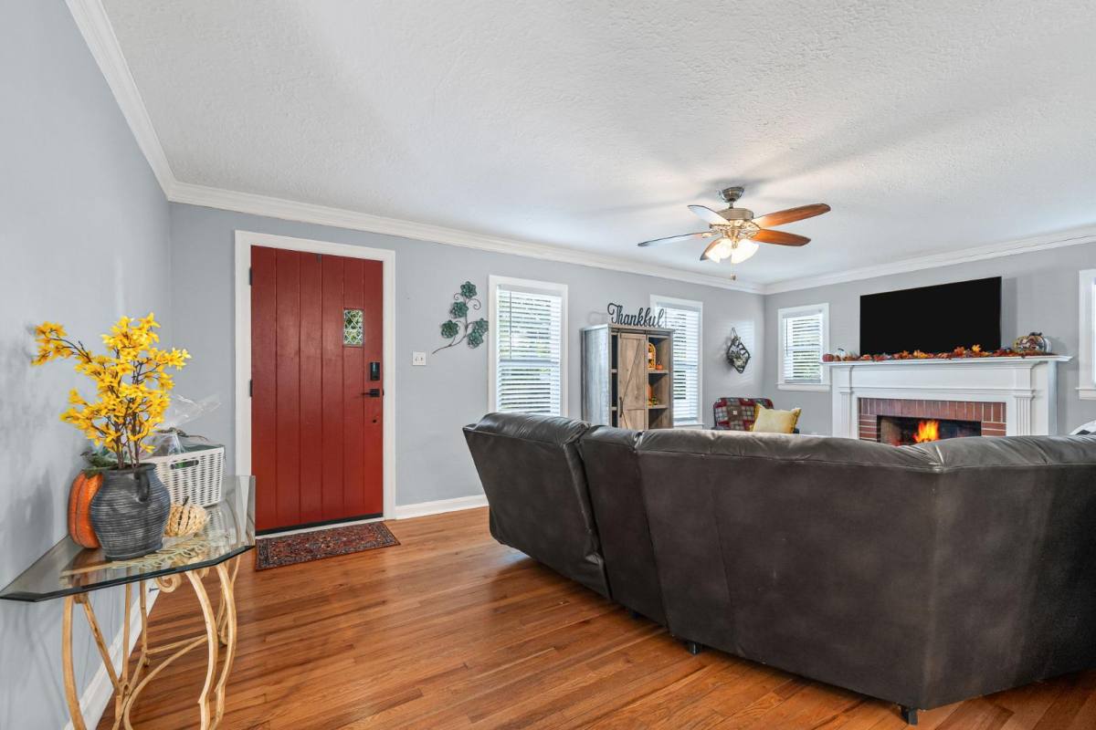 Apartment for rent at 805 W Ash St #ASH, Columbia, MO 65203