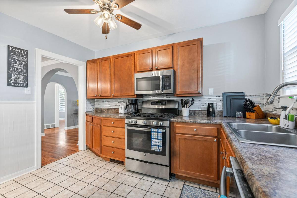 Apartment for rent at 805 W Ash St #ASH, Columbia, MO 65203