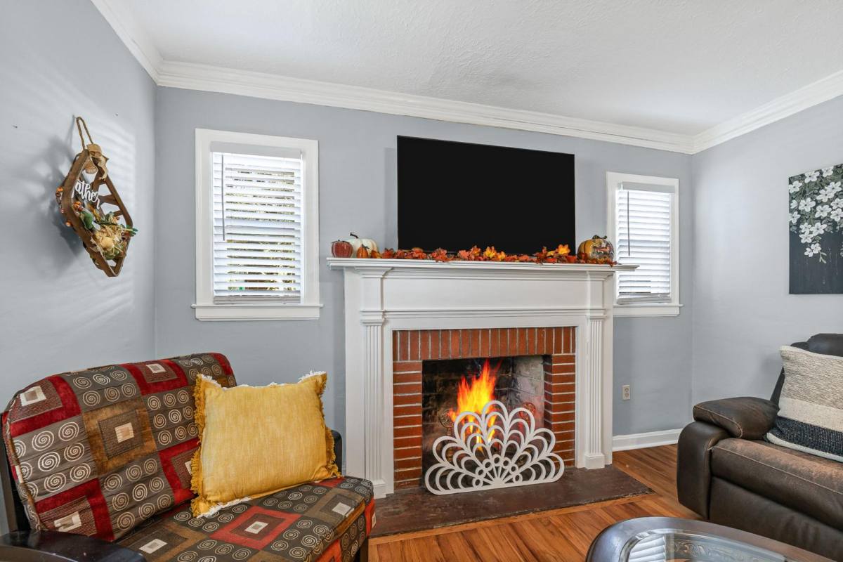 Apartment for rent at 805 W Ash St #ASH, Columbia, MO 65203