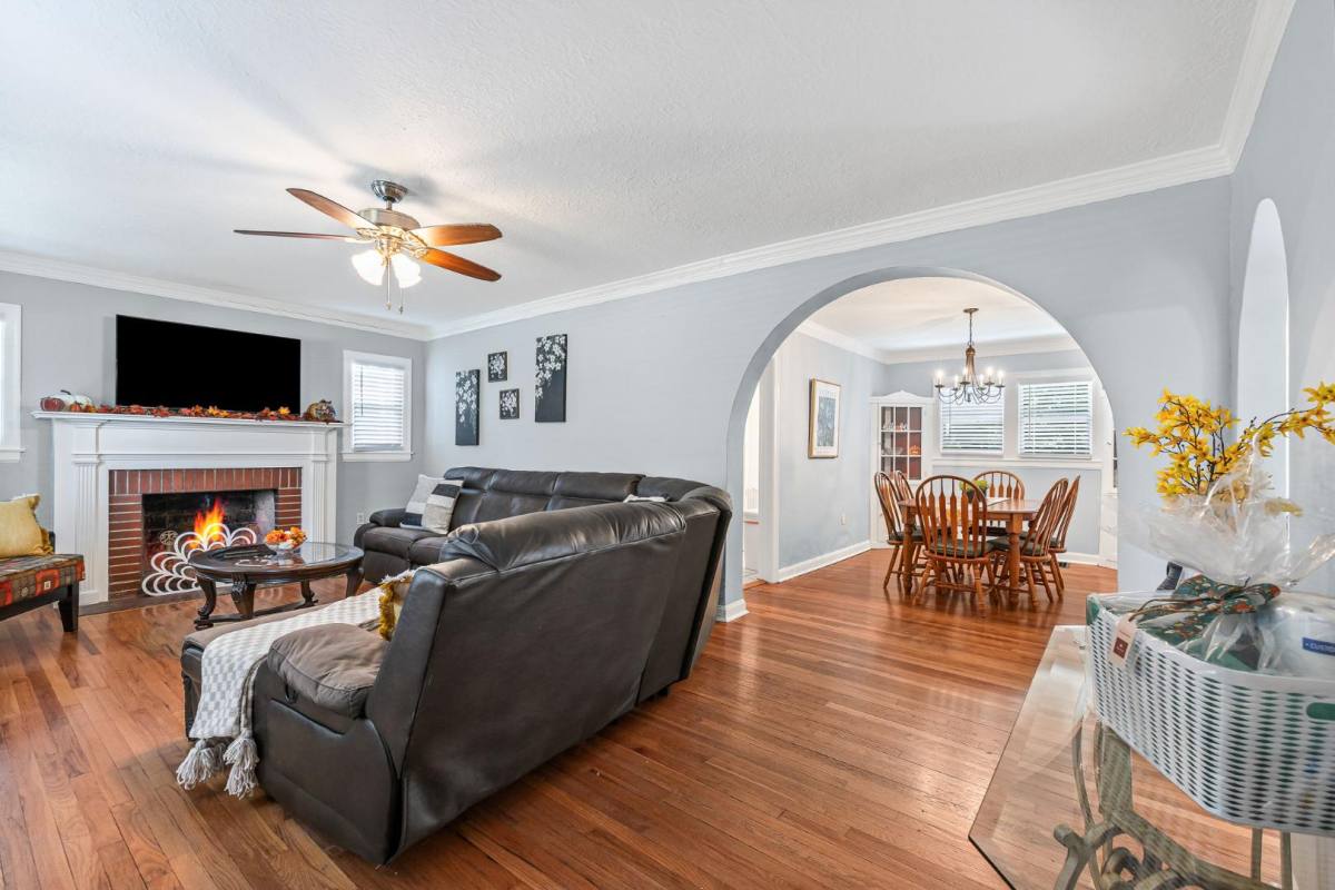 Apartment for rent at 805 W Ash St #ASH, Columbia, MO 65203