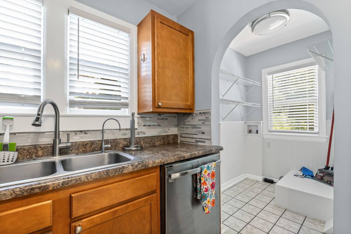 Apartment for rent at 805 W Ash St #ASH, Columbia, MO 65203