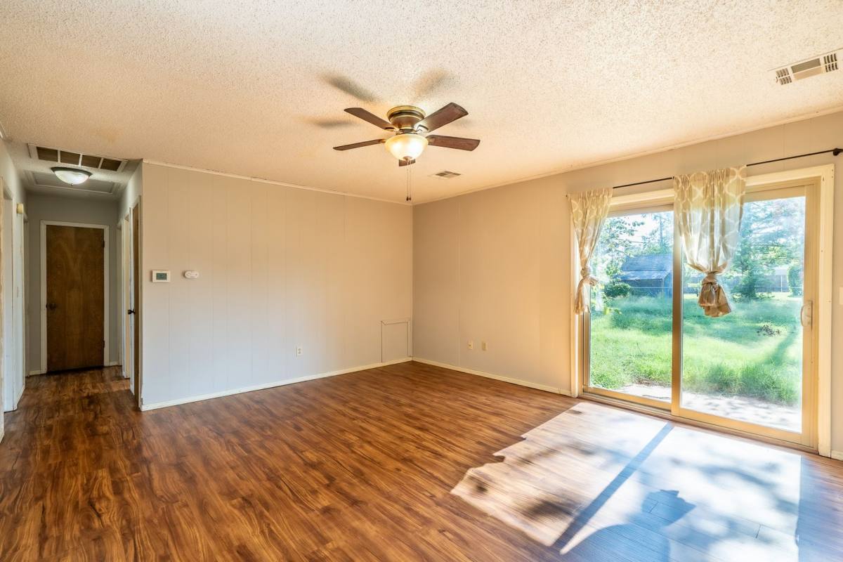 House for rent at 4822 S Spruce Dr, Sand Springs, OK 74063
