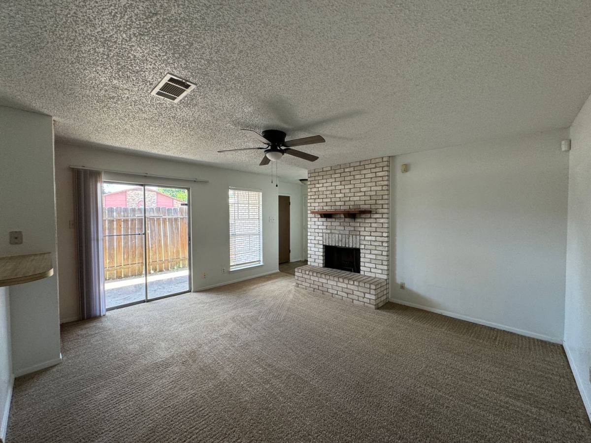 Apartment for rent at 2112 Hinkle Ave, Killeen, TX 76549