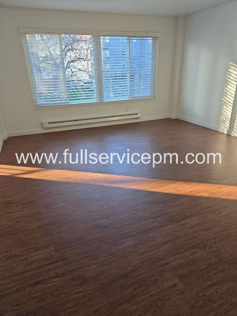 Apartment for rent at 524 5th Ave W, Seattle, WA 98119