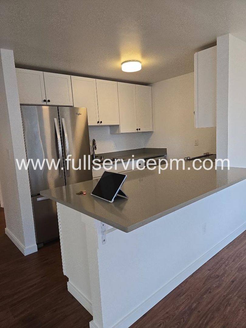 Apartment for rent at 524 5th Ave W, Seattle, WA 98119