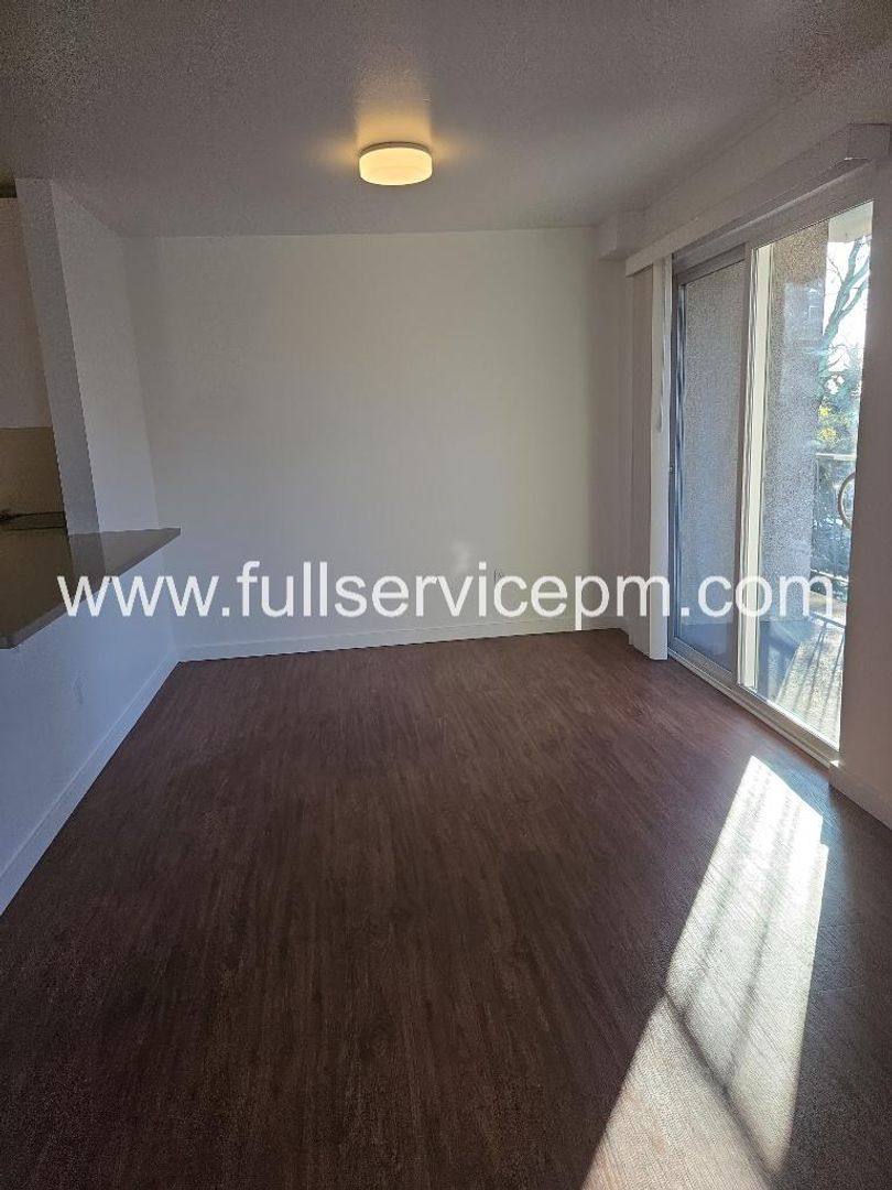 Apartment for rent at 524 5th Ave W, Seattle, WA 98119