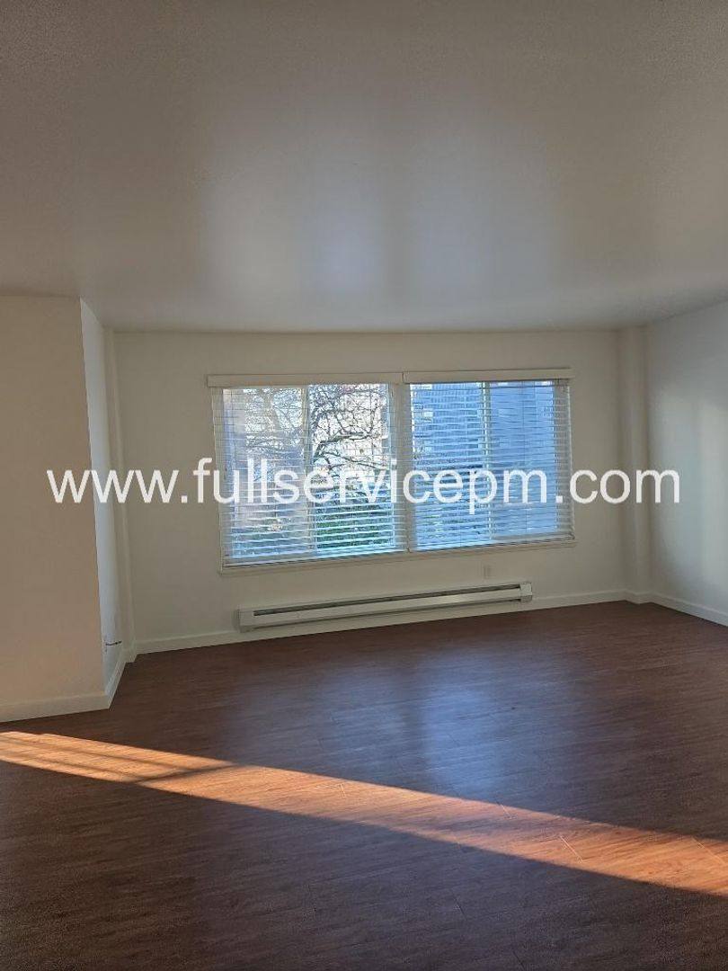 Apartment for rent at 524 5th Ave W, Seattle, WA 98119