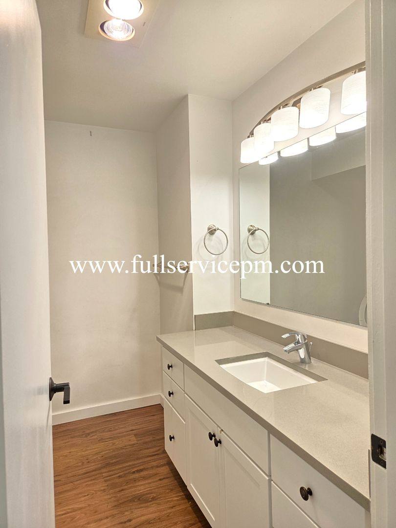 Apartment for rent at 524 5th Ave W, Seattle, WA 98119