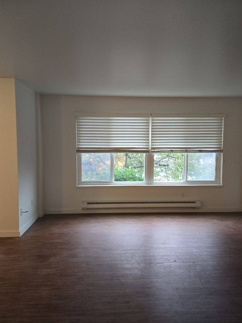 Apartment for rent at 524 5th Ave W, Seattle, WA 98119