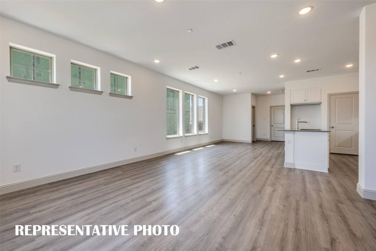 Townhouse for rent at 420 4th St, Argyle, TX 76226