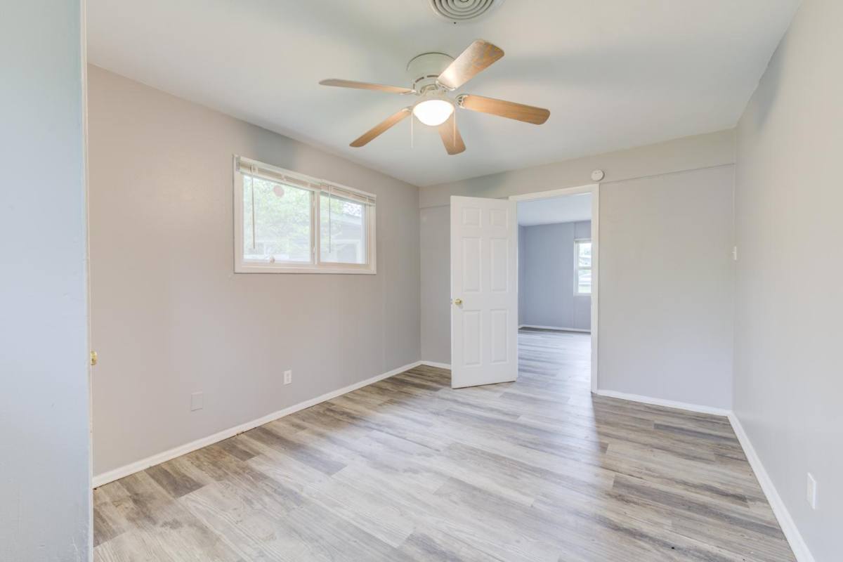 House for rent at 6837 Saint Olaf Dr, Saint Louis, MO 63134