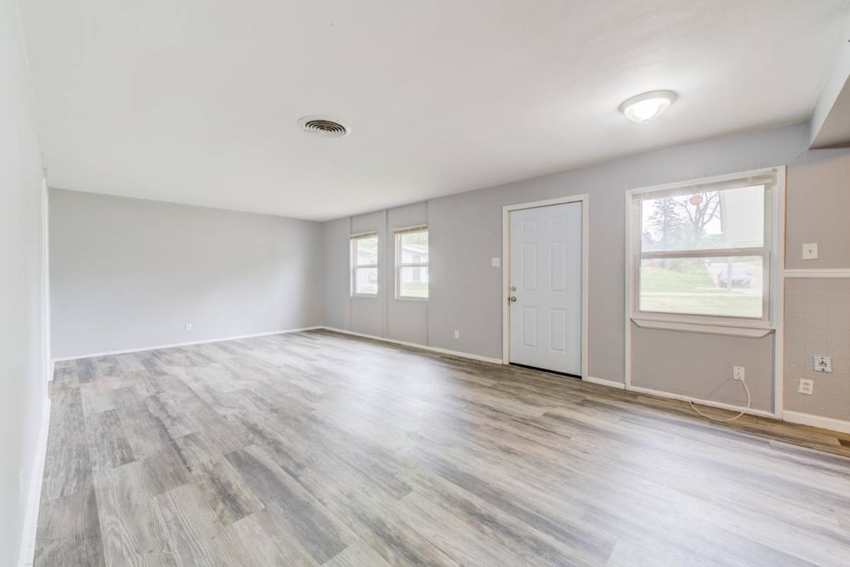 House for rent at 6837 Saint Olaf Dr, Saint Louis, MO 63134