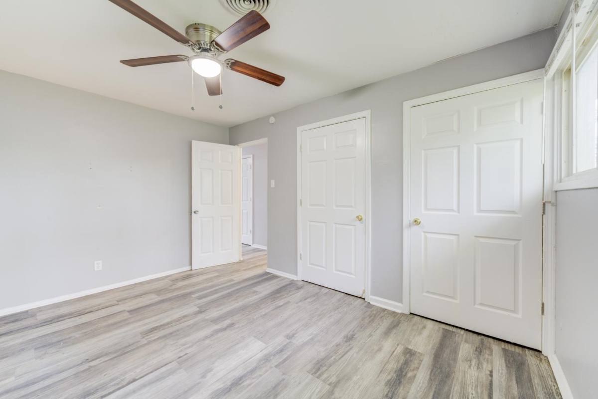 House for rent at 6837 Saint Olaf Dr, Saint Louis, MO 63134