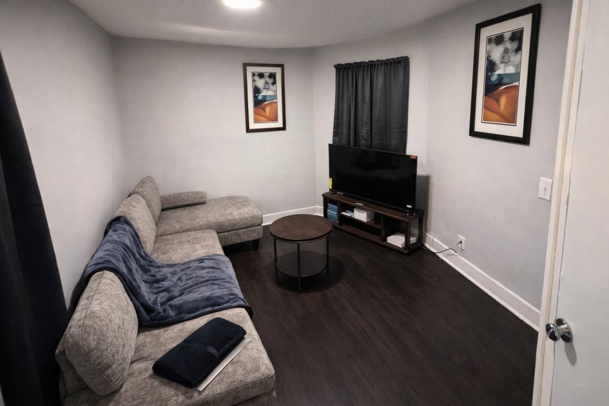 Apartment for rent at 818 Broad St #2, Elyria, OH 44035