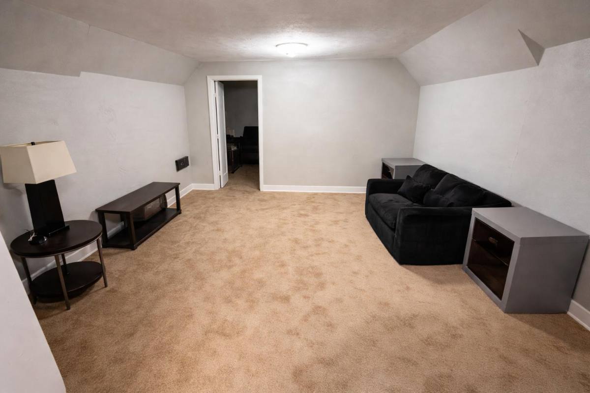 Apartment for rent at 818 Broad St #2, Elyria, OH 44035