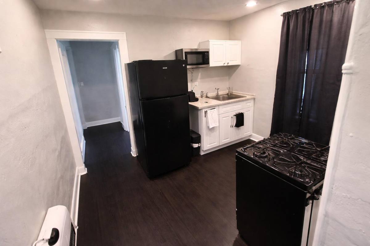 Apartment for rent at 818 Broad St #2, Elyria, OH 44035