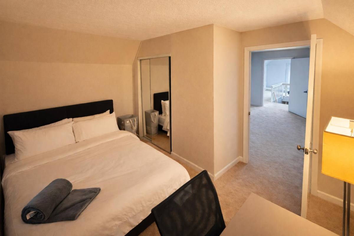 Apartment for rent at 818 Broad St #2, Elyria, OH 44035