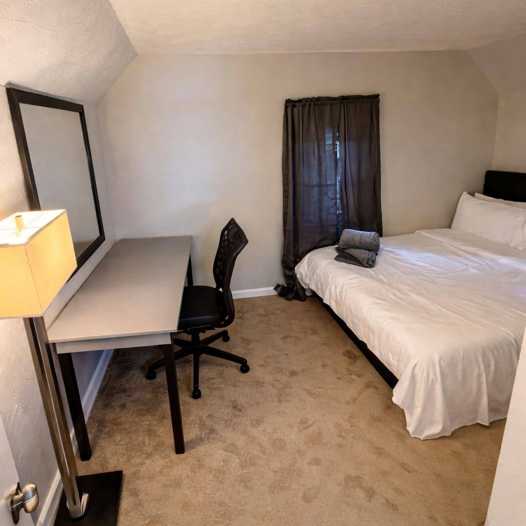 Apartment for rent at 818 Broad St #2, Elyria, OH 44035