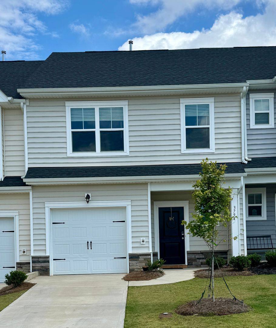 Townhouse for rent at 3794 Yorkshire Place, Terrell, NC 28682