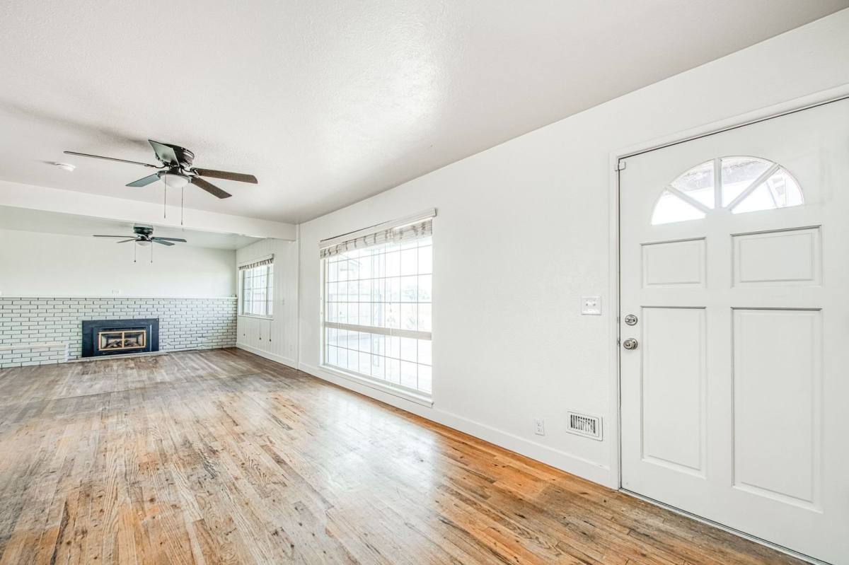 Apartment for rent at 245 Minnewawa Ave, Clovis, CA 93612