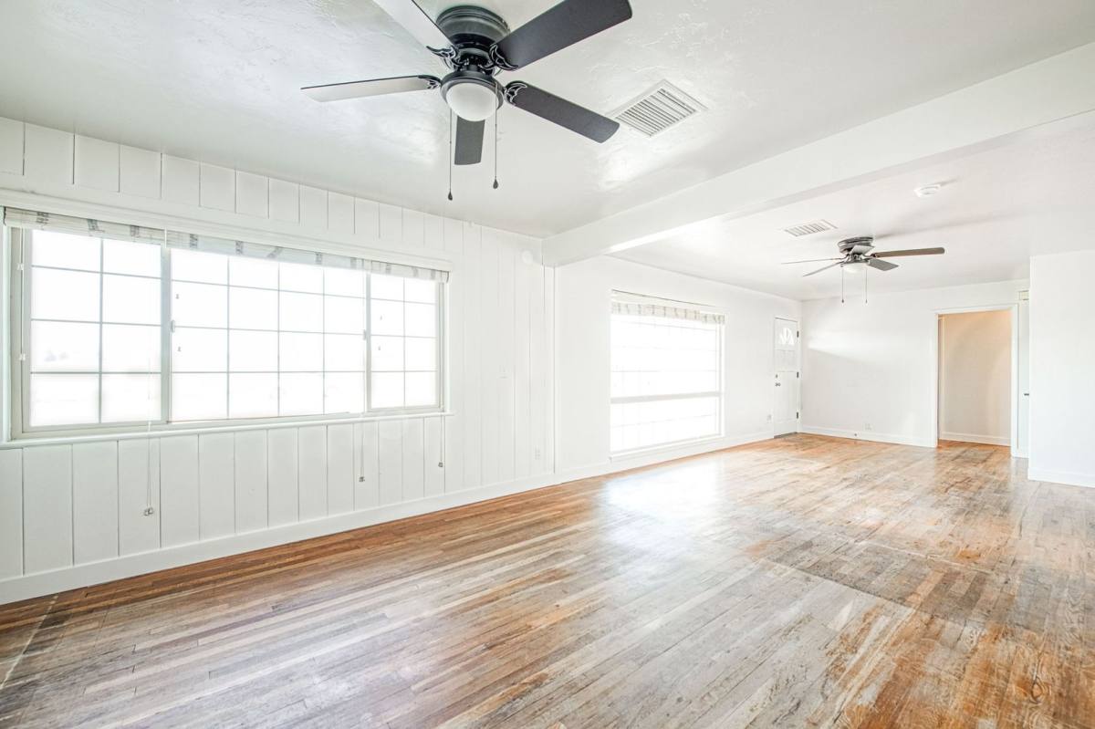 Apartment for rent at 245 Minnewawa Ave, Clovis, CA 93612