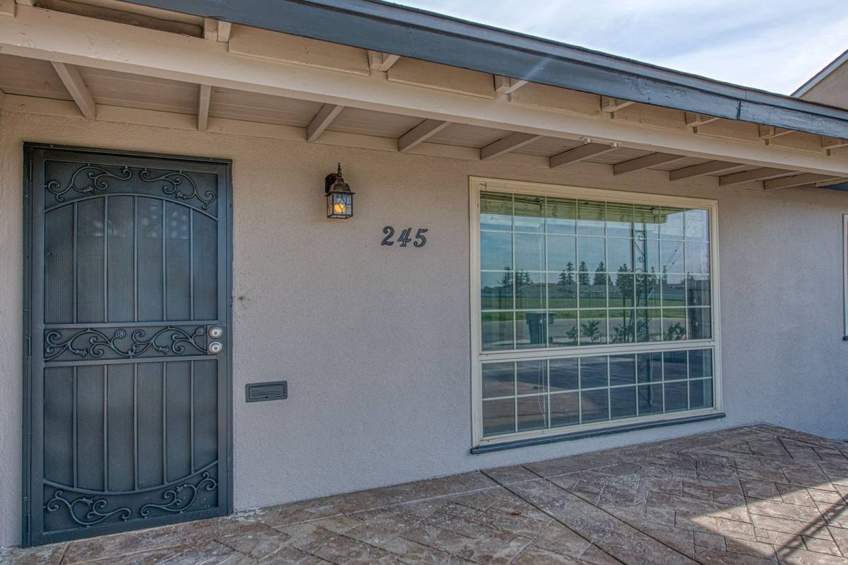 Apartment for rent at 245 Minnewawa Ave, Clovis, CA 93612