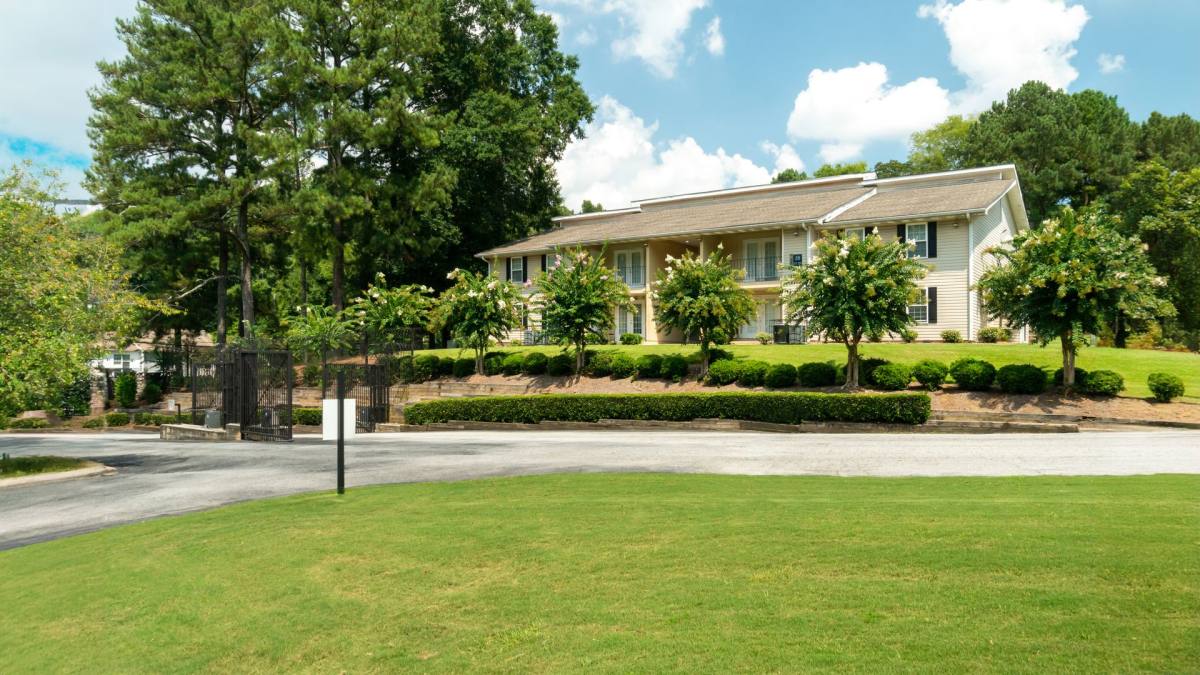 Apartment for rent at 2900 Landrum Dr, Atlanta, GA 30311