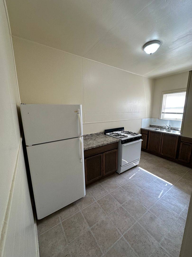 Apartment for rent at 243 W18th St, Merced, CA 95340