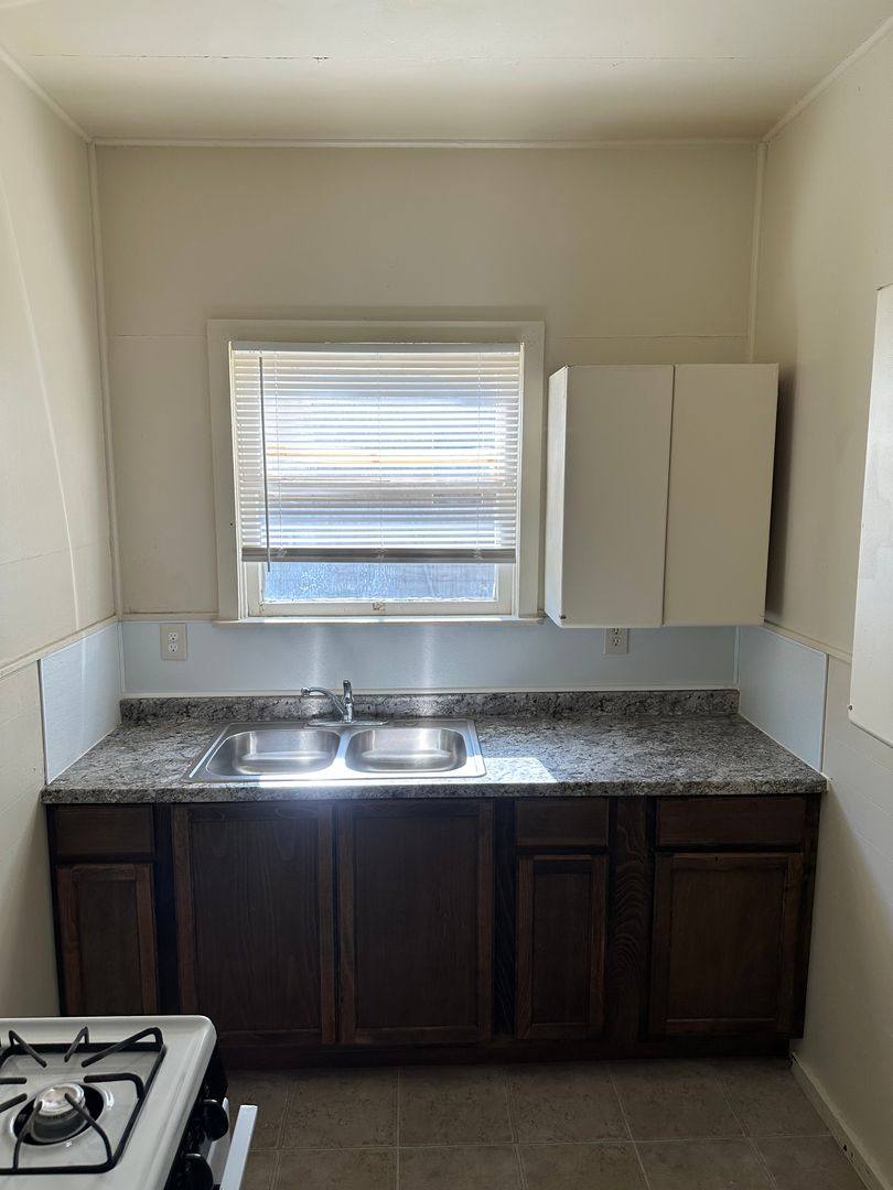 Apartment for rent at 243 W18th St, Merced, CA 95340