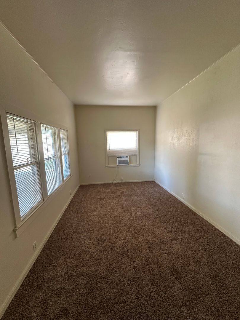 Apartment for rent at 243 W18th St, Merced, CA 95340