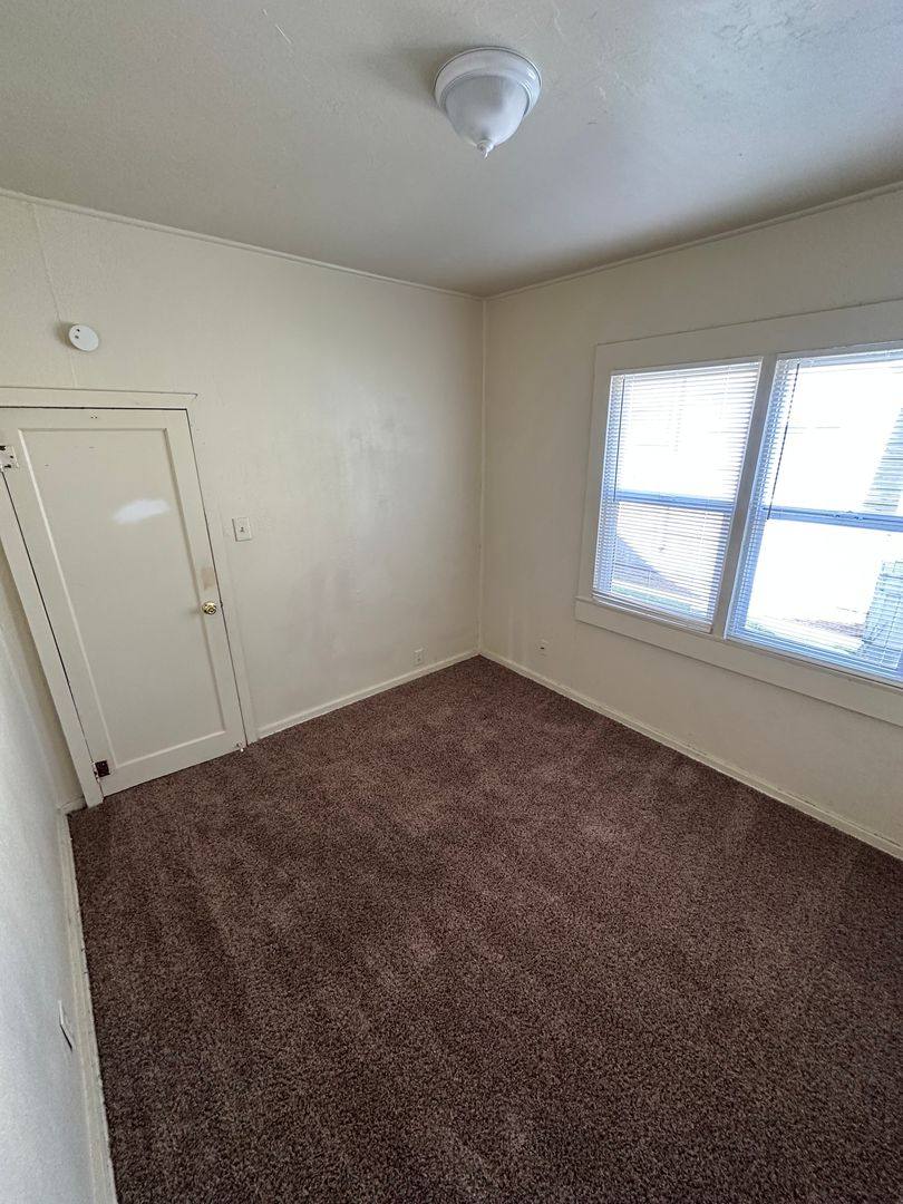 Apartment for rent at 243 W18th St, Merced, CA 95340