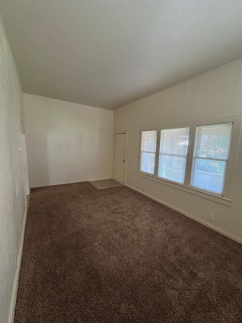 Apartment for rent at 243 W18th St, Merced, CA 95340