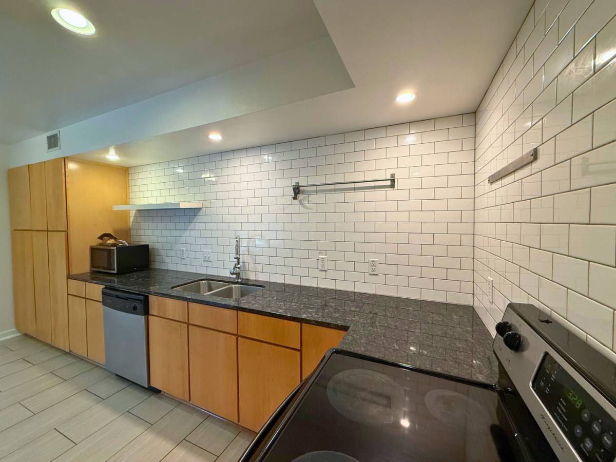 Condo for rent at 2200 Dickson Dr, Austin, TX 78704