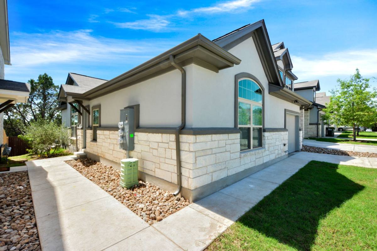 House for rent at 121 Thelonious Dr, Austin, TX 78745