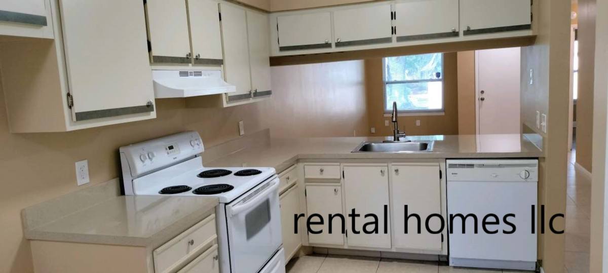 Townhouse for rent at 1230 Sophie Blvd, Orlando, FL 32828