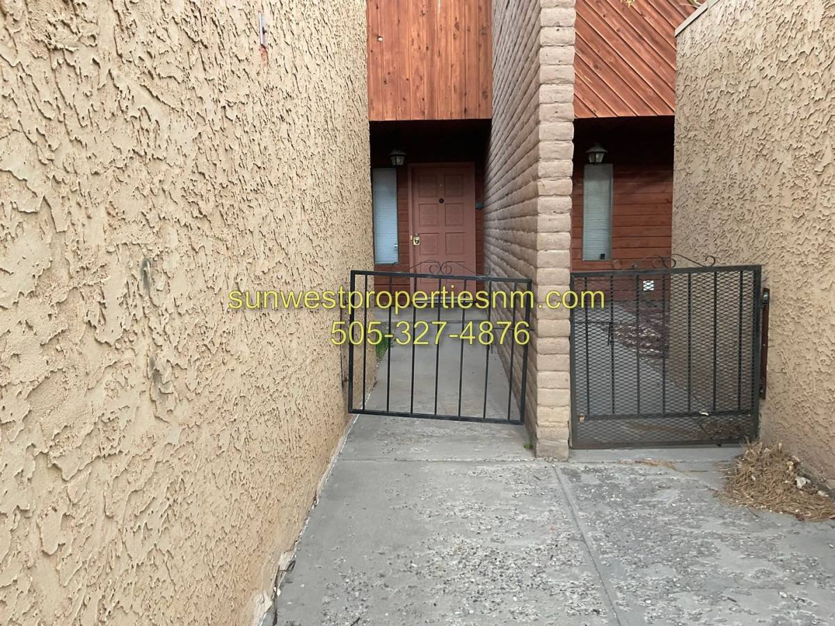 House for rent at 1078 E Navajo St, Farmington, NM 87401